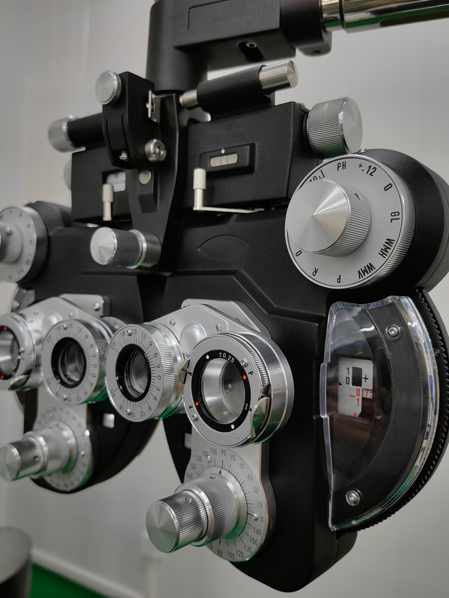 VT-80 Black Phoropter Refractor Vision Tester